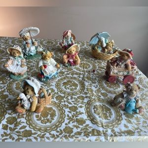 23 Cherished teddies